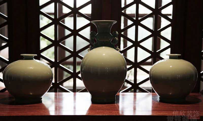 中式風(fēng)格家居案臺(tái)花瓶